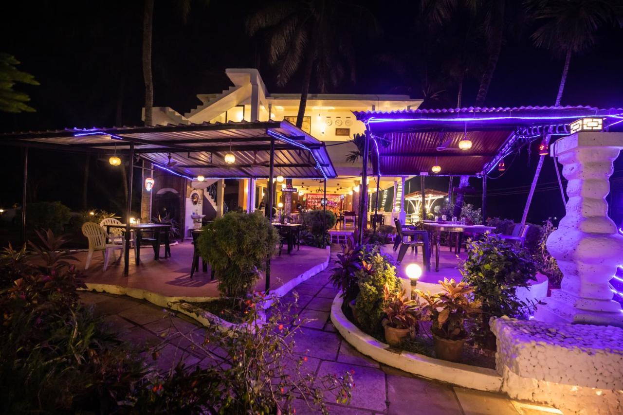 The Woodside Inn Benaulim Extérieur photo